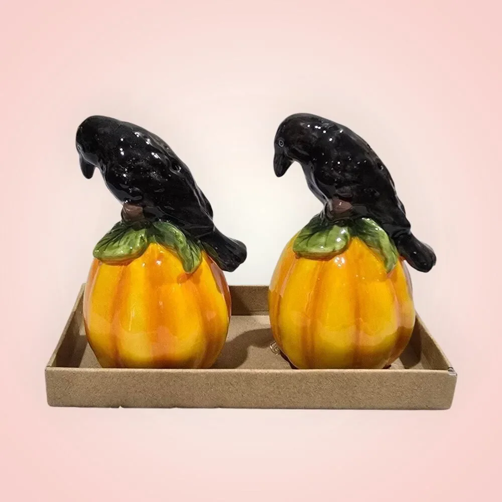 Blue Sky Clayworks Pumpkin Black‎ Crow Salt & Pepper Shakers Boxed